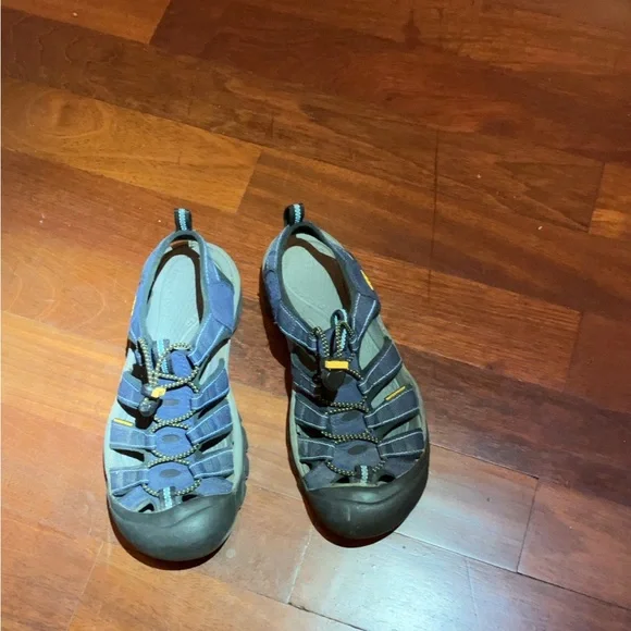 KEEN NEWPORT H2 Hiking Sandals Women's Size 8.5 Mens size 7 - Picture 1 of 1